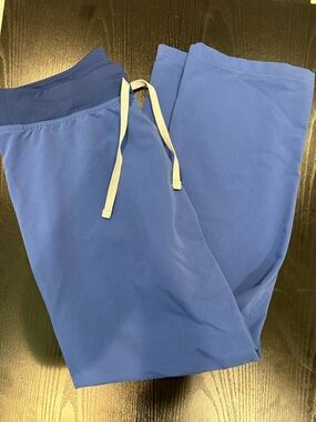 Figs Straight Leg Scrub Pants in Ceil Blue with White Drawstring